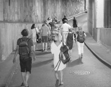 Strassenland – Weib und Gesang im Tunnel